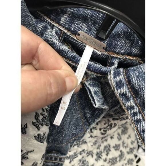 Free People ditsy floral denim jacket M Women Crop Long Sleeve Lined OB799496 - Picture 3 of 12